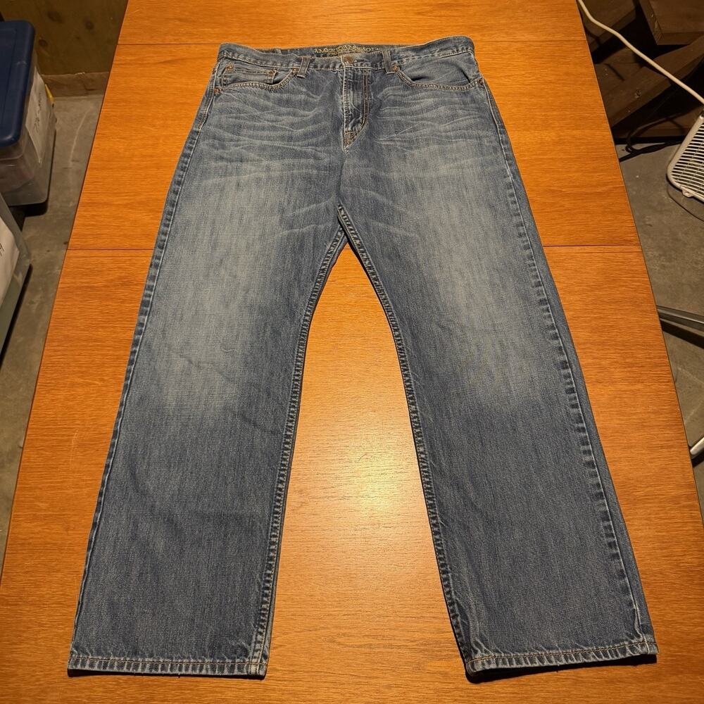 American Eagle Jeans Men’s Size 36x32 Relaxed Straight Medium Wash Denim